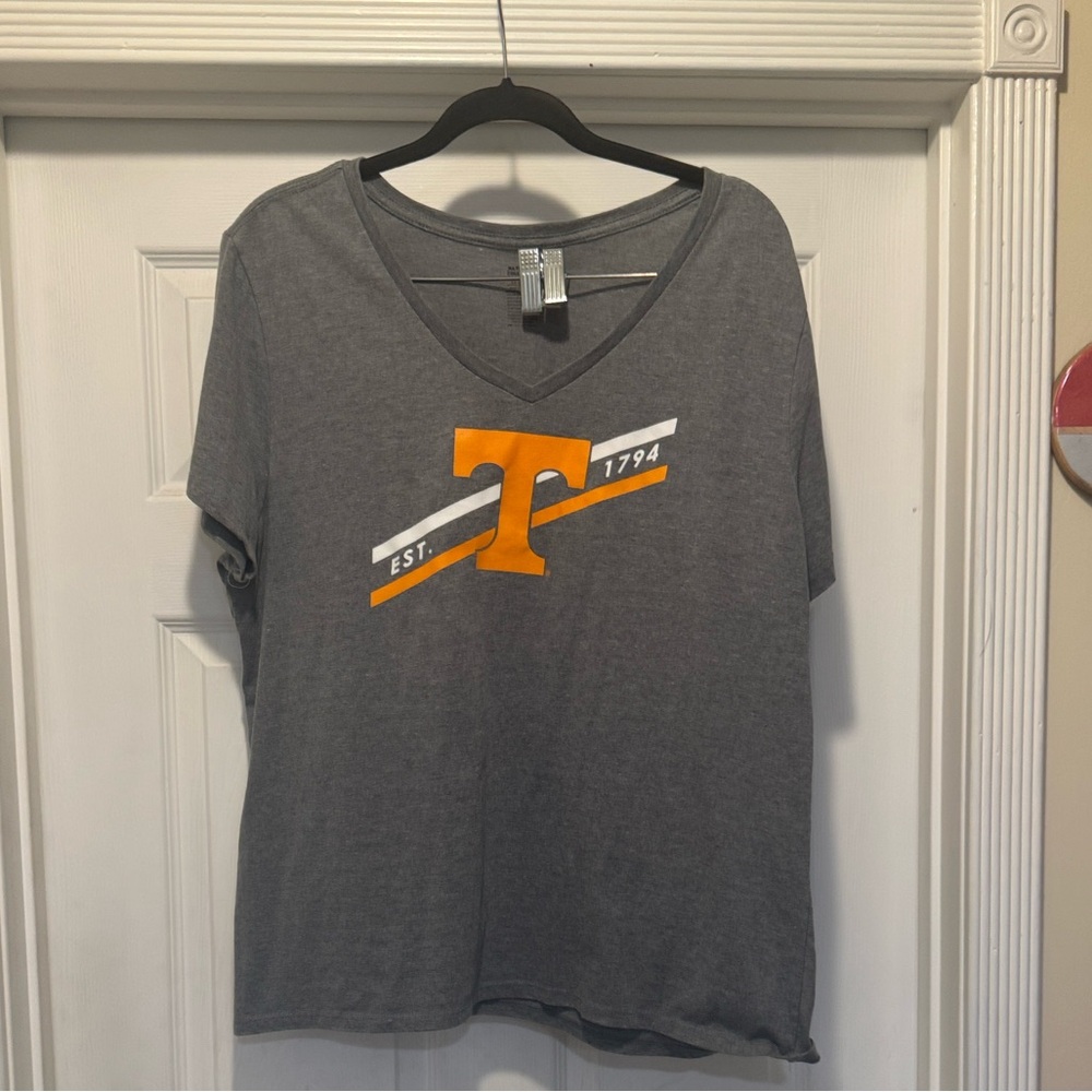 National Collegian University Of TN Woman’s Raglan T Shirt Size 2X